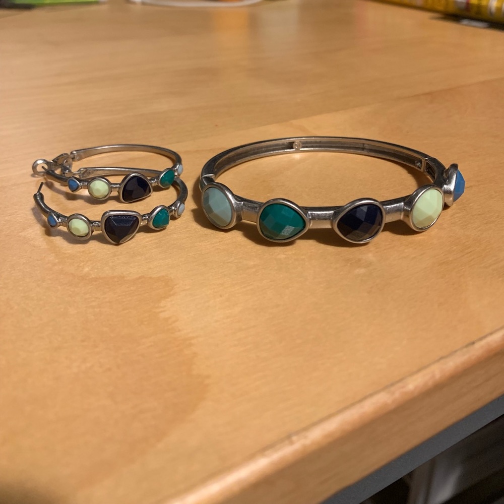 Lia Sophia hoop earring & bracelet set